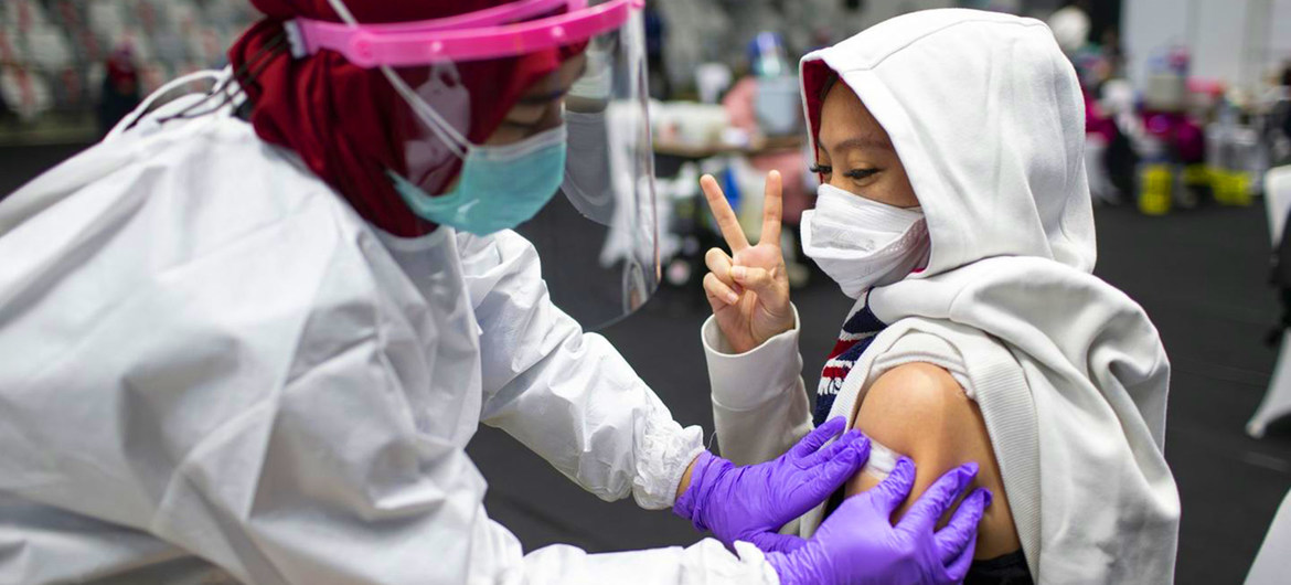 ‘We can end the pandemic’, UN chief says in new call for global vaccine plan