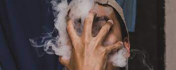 Smoking linked to early vision loss and cataracts