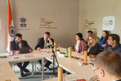 Dr. Mansukh Mandaviya addresses Roundtable Discussion on Opportunities in R&D and Innovation in Life Sciences at World Economic Forum, Davos