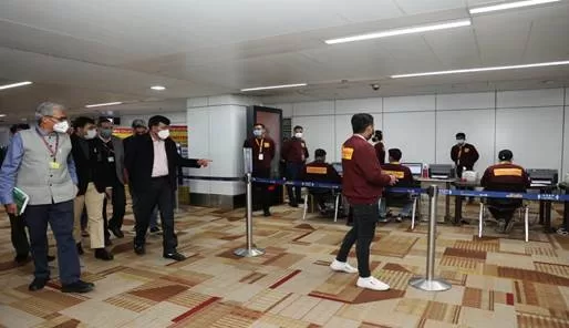 Dr. Mansukh Mandaviya reviews Arrangements for Screening and Testing of International Passengers at Indira Gandhi International Airport, New Delhi