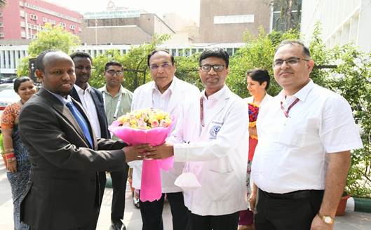 Foreign Health Officials Applaud India’s Healthcare Infrastructure and Health Professionals