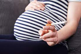 Study Finds Vitamin C Supplementation Improves Placental Function in Pregnant Smokers