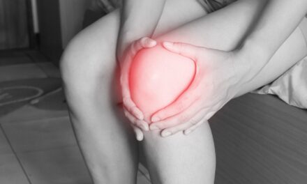 Delaying Knee Arthritis Treatment Can Lead to Spinal Damage, Warn Experts