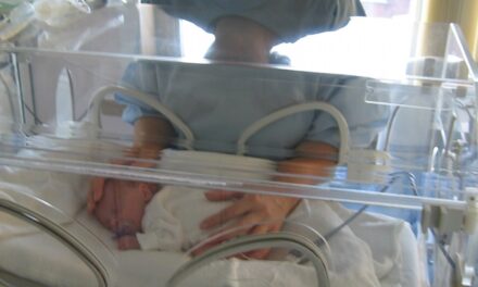 Cardiff University Study Finds Azithromycin Ineffective in Preventing Chronic Lung Disease in Premature Babies