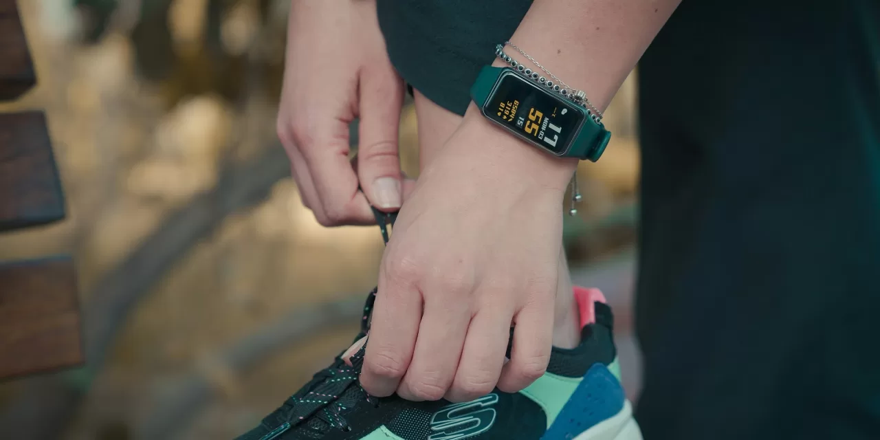 Your Next Smartwatch Could Be Powered by Your Skin: A Glimpse into Battery-Free Wearable Tech