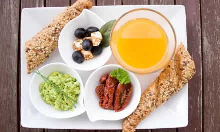 Balanced Breakfasts Improve Heart and Metabolic Health in Older Adults