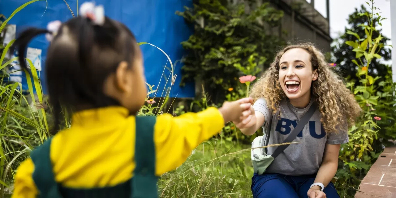 Study Finds a Single Act of Kindness Each Week Boosts Well-Being and Builds Communities