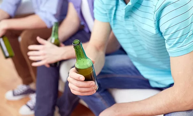 New large UK study suggests drink type may influence long‑term risk — but experts urge caution
