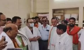 UP Minister Orders Transfer of Doctor for Alleged Lack of Proper Greeting