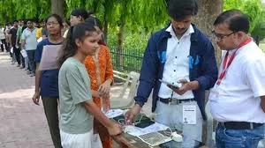 Viral Note by 21-Year-Old NEET Aspirant Resonates with Struggling Students