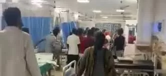 Two Junior Doctors Assaulted, Emergency Ward Vandalised at Lucknow Medical College