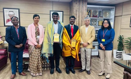 Secretary Vaidya Rajesh Kotecha commends Siddha physicians for swift in-flight medical intervention using Varmam therapy