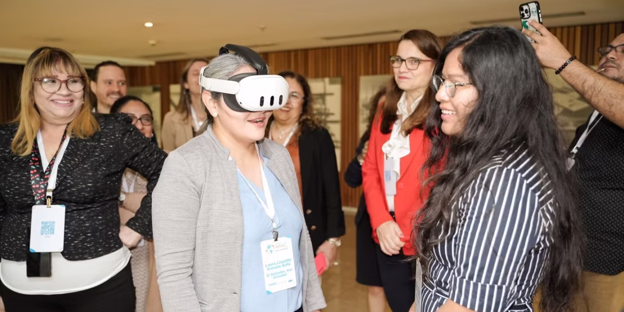 PAHO launches virtual reality laboratory to build capacity in respiratory virus surveillance in the Americas
