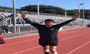 The Marathon Physician: 74-Year-Old Doctor Completes 340th Race, Sparking a Senior Fitness Movement